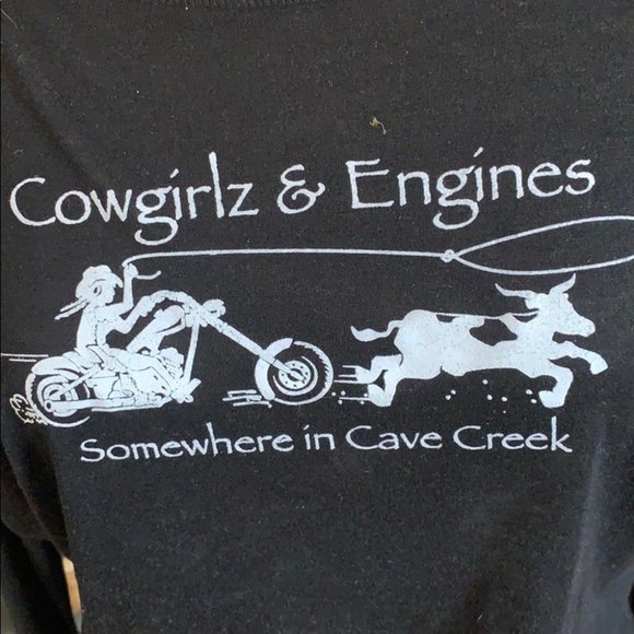 Cowgirz and Engines Tee - Picture 3 of 6